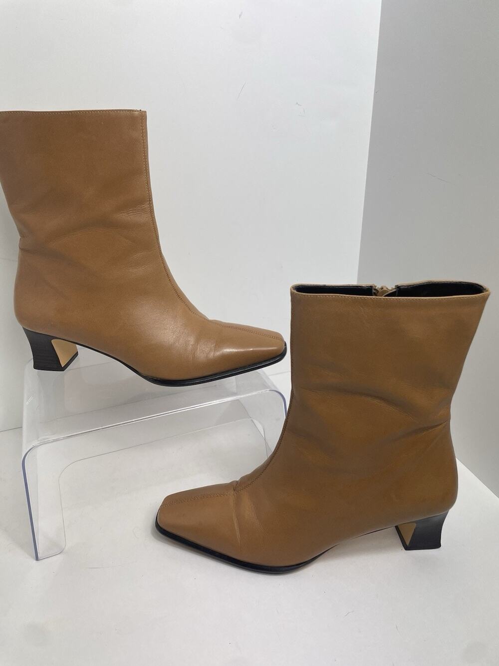 Etienne Aigner Vintage 80's90's "Camera" Leather Ankle Boots Women's 7 Camel Tan